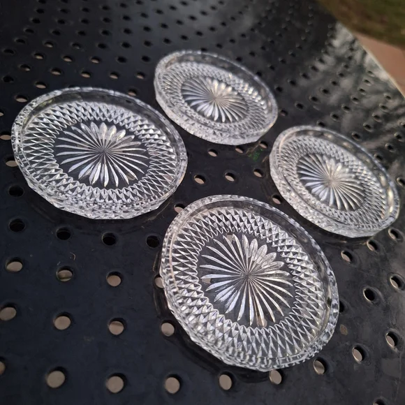 Crystal Glass Coaster Set of 4 Vintage Drink Holder or Trinket Dishes Clear - Picture 9 of 16